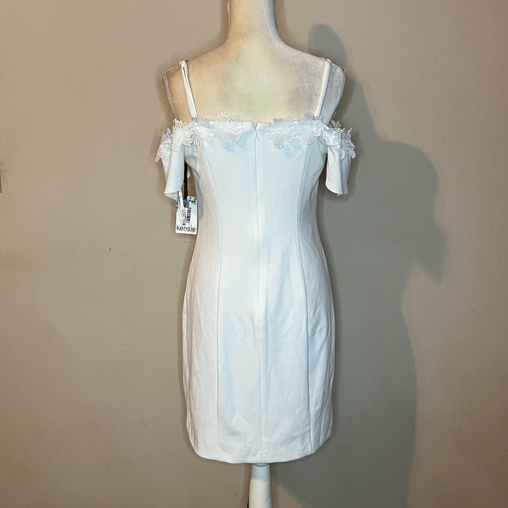 💃🏻Kensie Sheath Dress with Flutter Sleeves - Picture 4 of 6